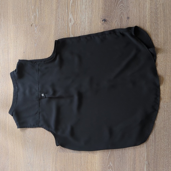 Freebird black women's sleeveless blouse. Size small - Picture 6 of 9